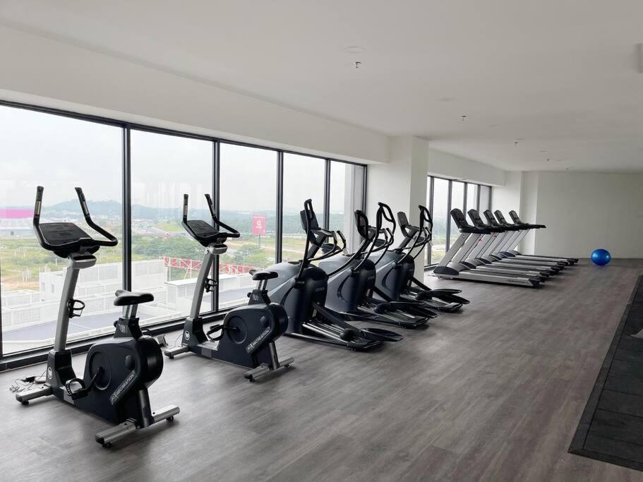 Horizon Suite Homestay, Klia By S&T Homez Sepang Exterior photo