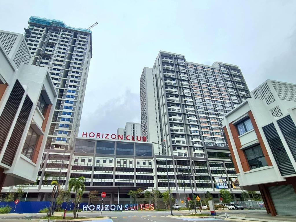 Horizon Suite Homestay, Klia By S&T Homez Sepang Exterior photo